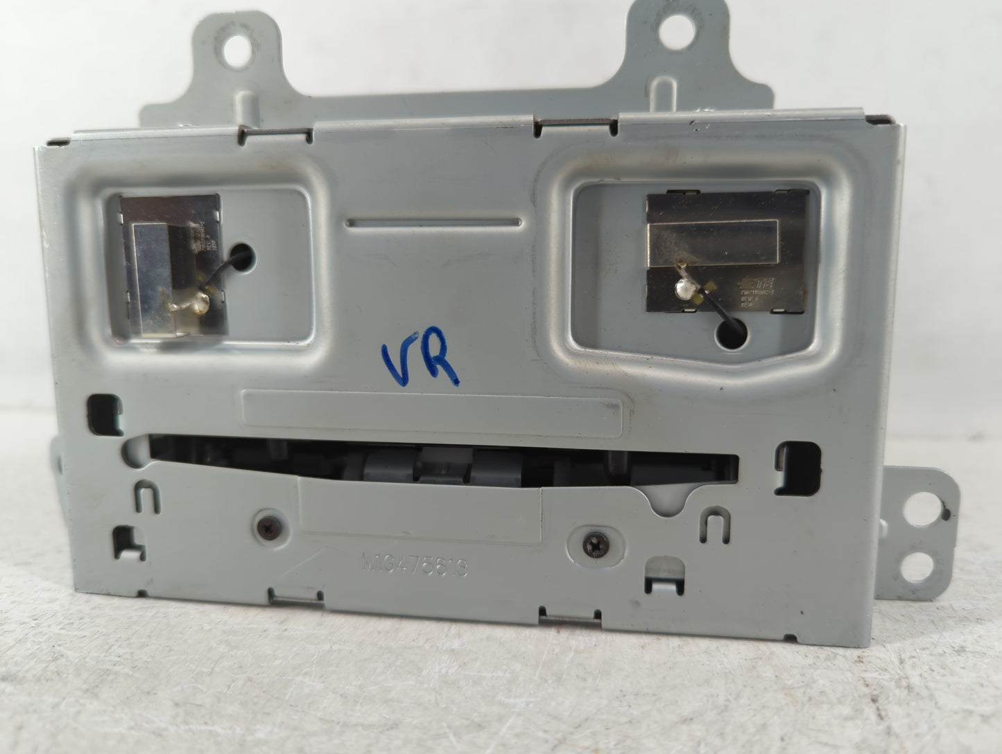 2013 Chevrolet Cruze Radio AM FM Cd Player Receiver Replacement P/N:22979837 Fits OEM Used Auto Parts - Oemusedautoparts1.co