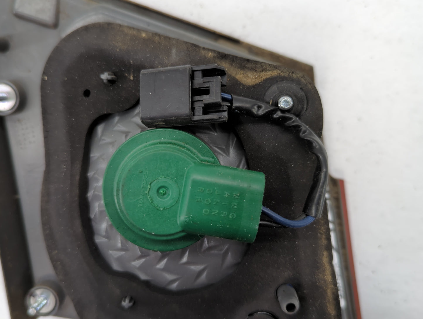 2011-2016 Chevrolet Cruze Tail Light Assembly Passenger Right OEM Fits Fits 2011 2012 2013 2014 2015 2016 OEM Used Auto Part