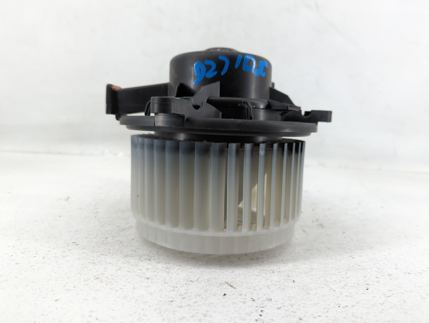 2012-2014 Chevrolet Cruze Rear Heater AC Blower Motor P/N:5242 6734 06 Fits Fits 2011 2012 2013 2014 2015 2016 OEM Used Auto