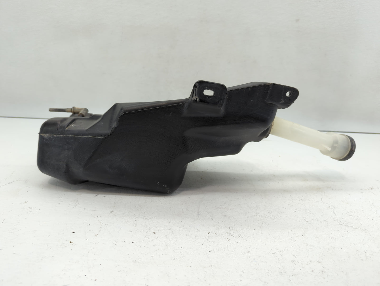2011-2016 Chevrolet Cruze Windshield Washer Fluid Reservoir Bottle Oem - Oemusedautoparts1.com