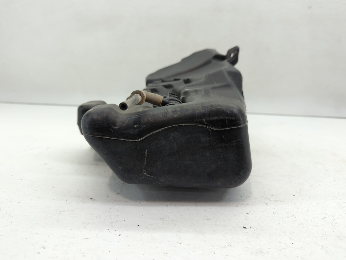 2011-2016 Chevrolet Cruze Windshield Washer Fluid Reservoir Bottle Oem - Oemusedautoparts1.com