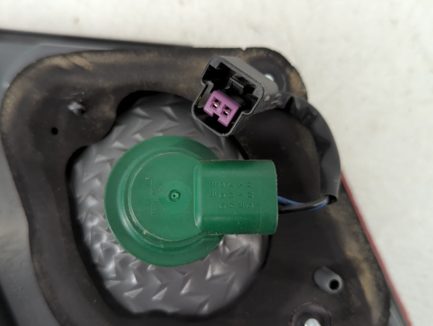 2011-2016 Chevrolet Cruze Tail Light Assembly Passenger Right OEM Fits Fits 2011 2012 2013 2014 2015 2016 OEM Used Auto Part