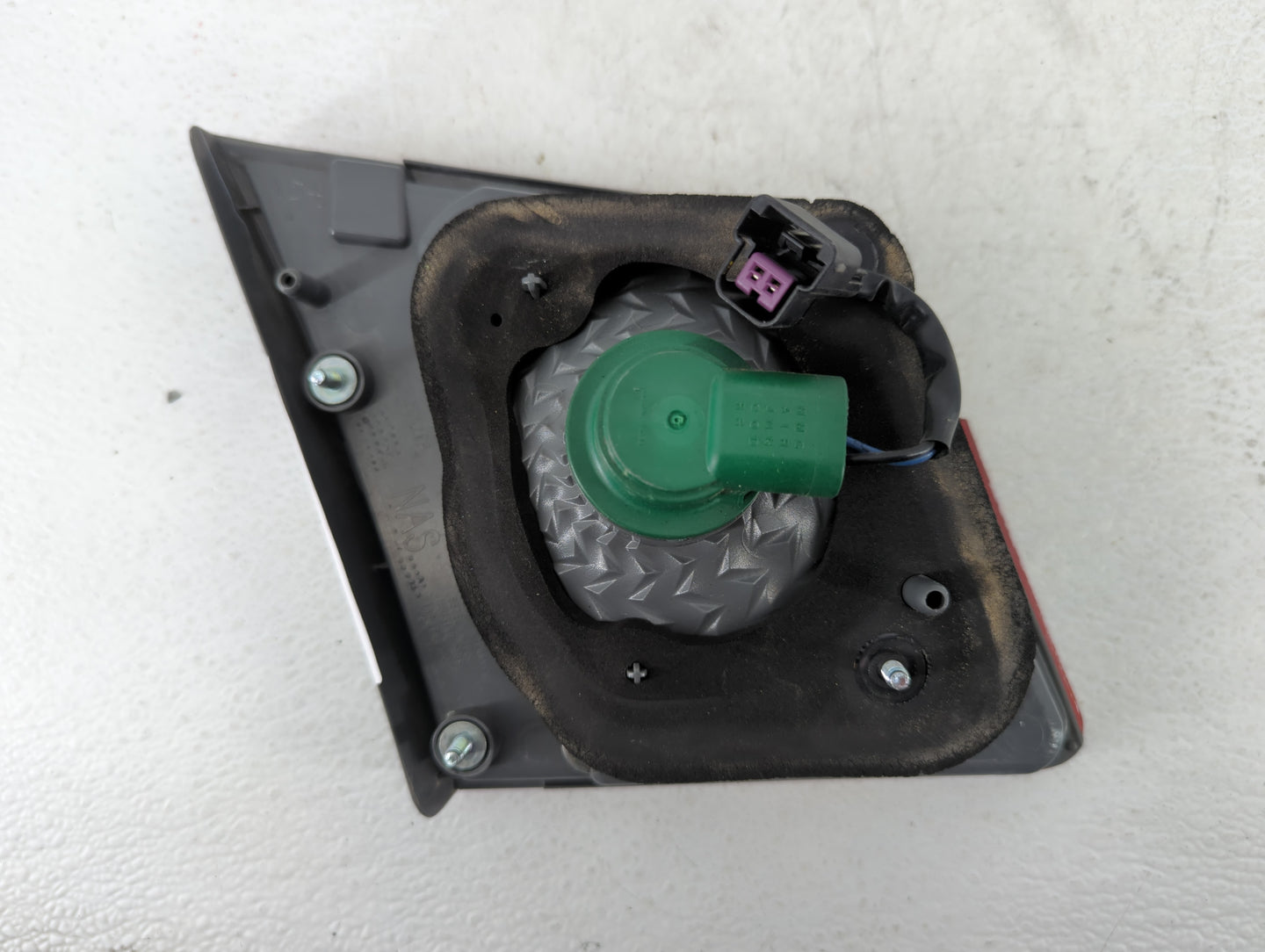 2011-2016 Chevrolet Cruze Tail Light Assembly Passenger Right OEM Fits Fits 2011 2012 2013 2014 2015 2016 OEM Used Auto Part