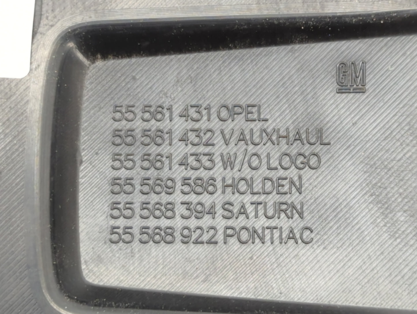 2013 Chevrolet Cruze Engine Cover - Oemusedautoparts1.com