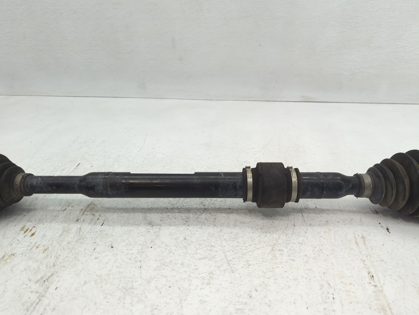 2011-2014 Chevrolet Cruze Axle Shaft Rear Driver Cv C/v - Oemusedautoparts1.com