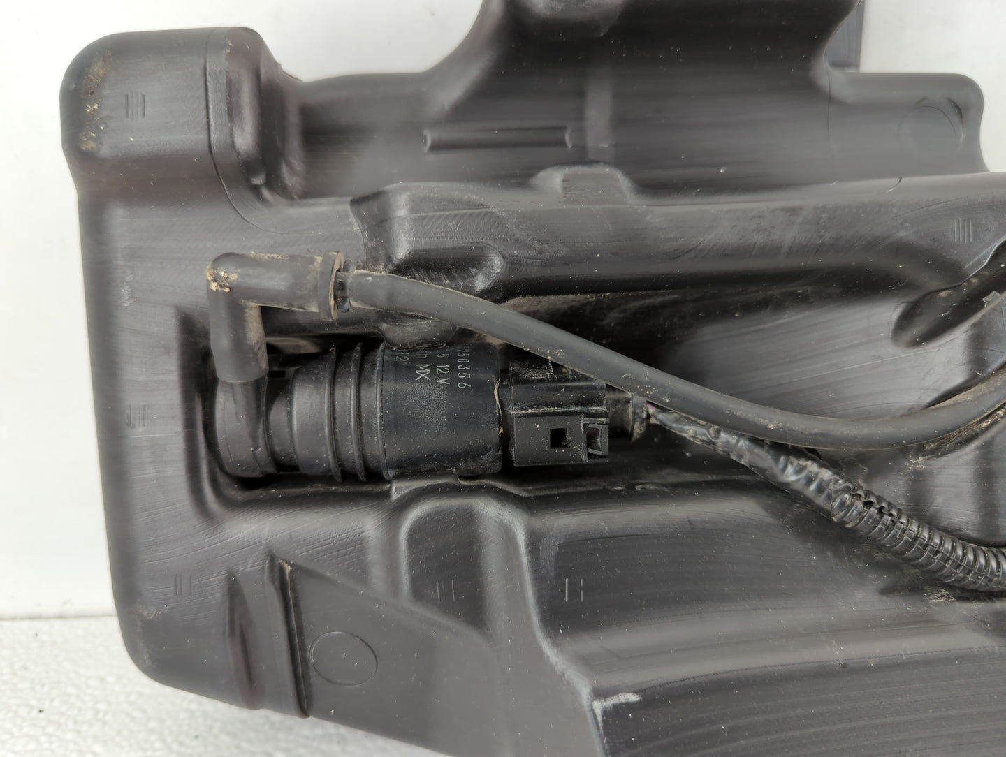 2011-2016 Chevrolet Cruze Windshield Washer Fluid Reservoir Bottle Oem - Oemusedautoparts1.com