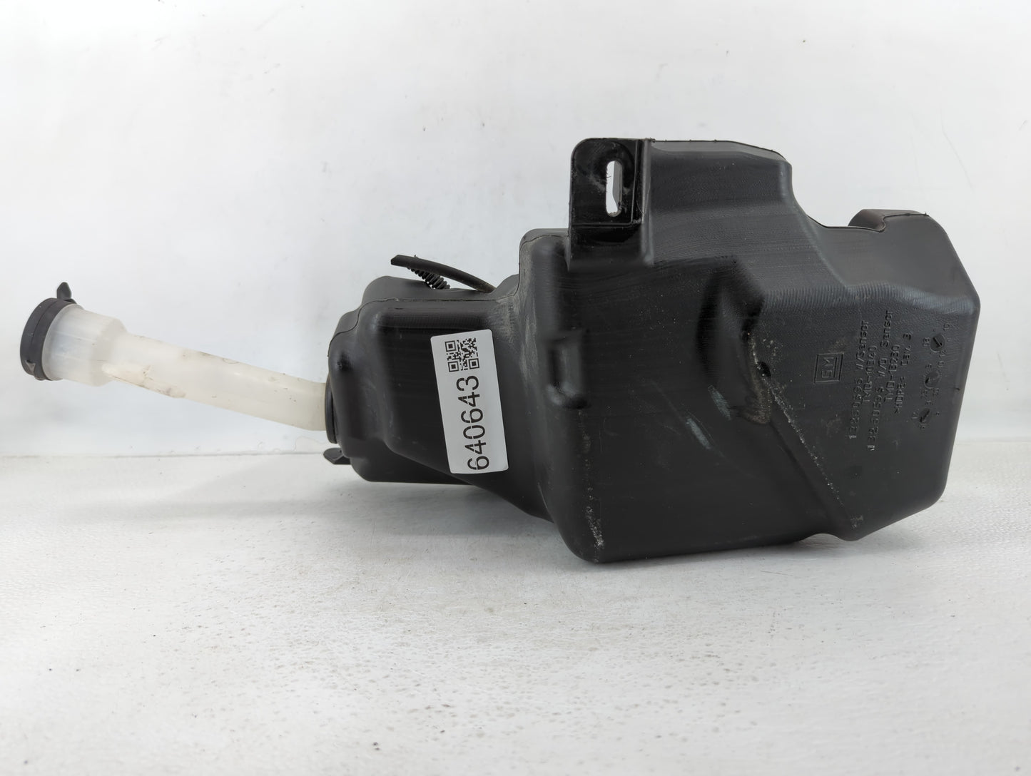 2011-2016 Chevrolet Cruze Windshield Washer Fluid Reservoir Bottle Oem - Oemusedautoparts1.com