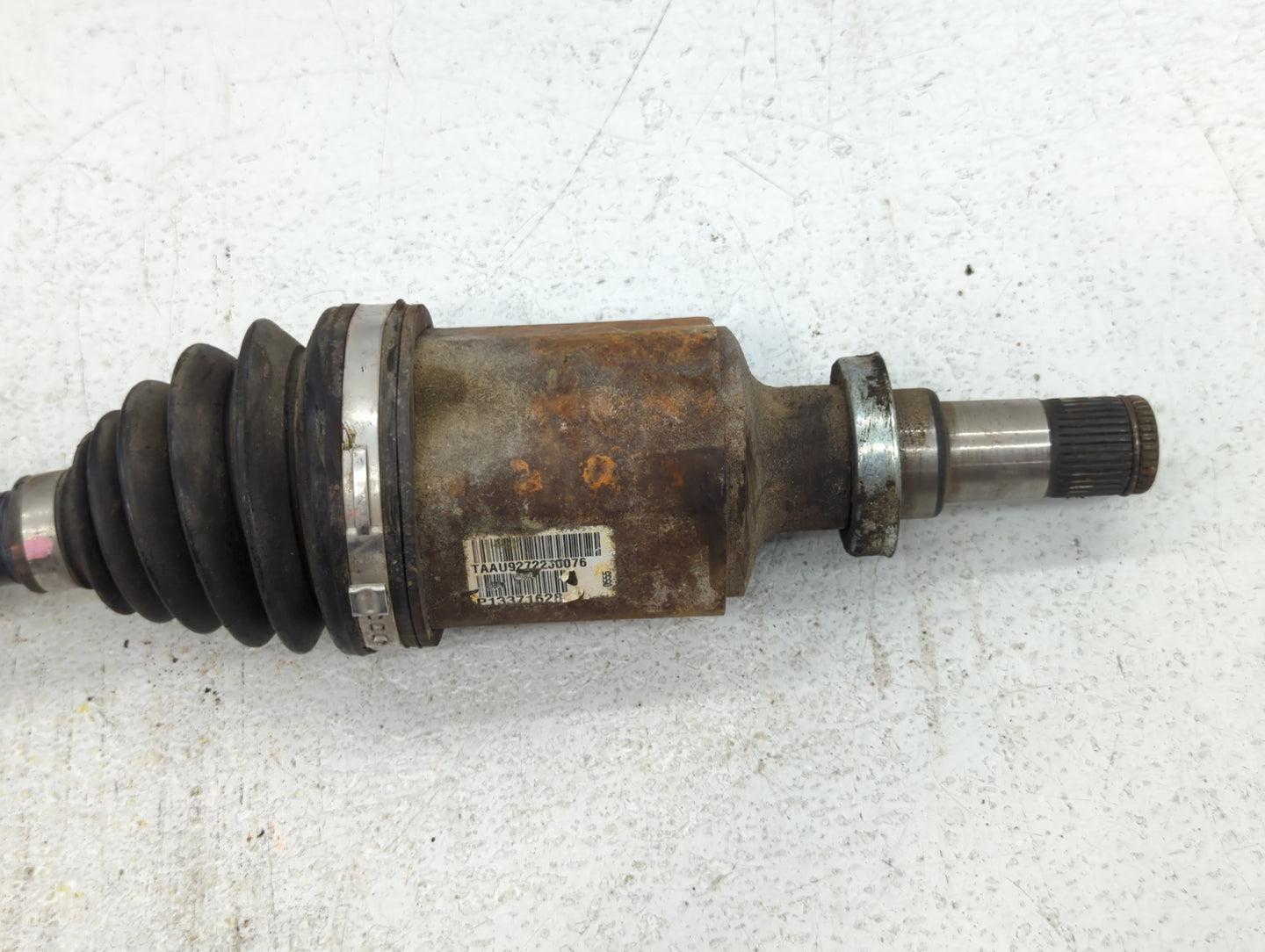 2011-2014 Chevrolet Cruze Axle Shaft Front Passenger Cv C/v - Oemusedautoparts1.com