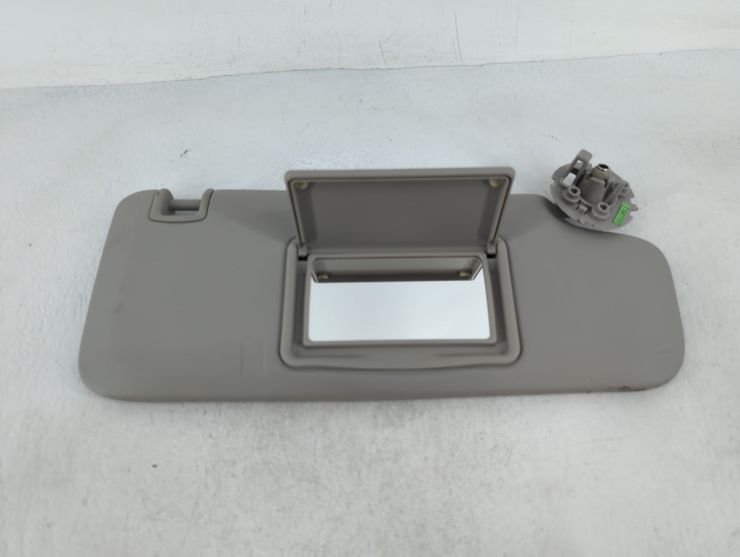 2011-2016 Chevrolet Cruze Sun Visor Shade Replacement Passenger Right Mirror Fits Fits 2011 2012 2013 2014 2015 2016 OEM Use