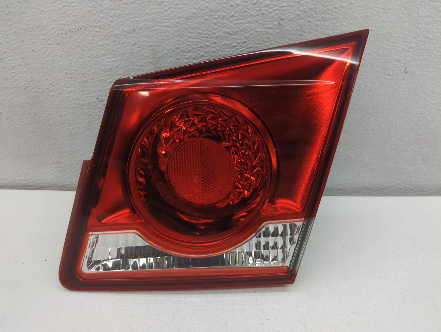 2011-2016 Chevrolet Cruze Tail Light Assembly Passenger Right OEM Fits Fits 2011 2012 2013 2014 2015 2016 OEM Used Auto Part