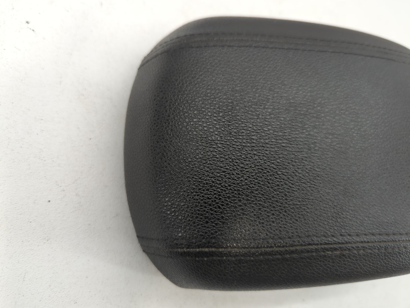 2013-2016 Chevrolet Cruze Center Console Armrest Cover Lid - Oemusedautoparts1.com