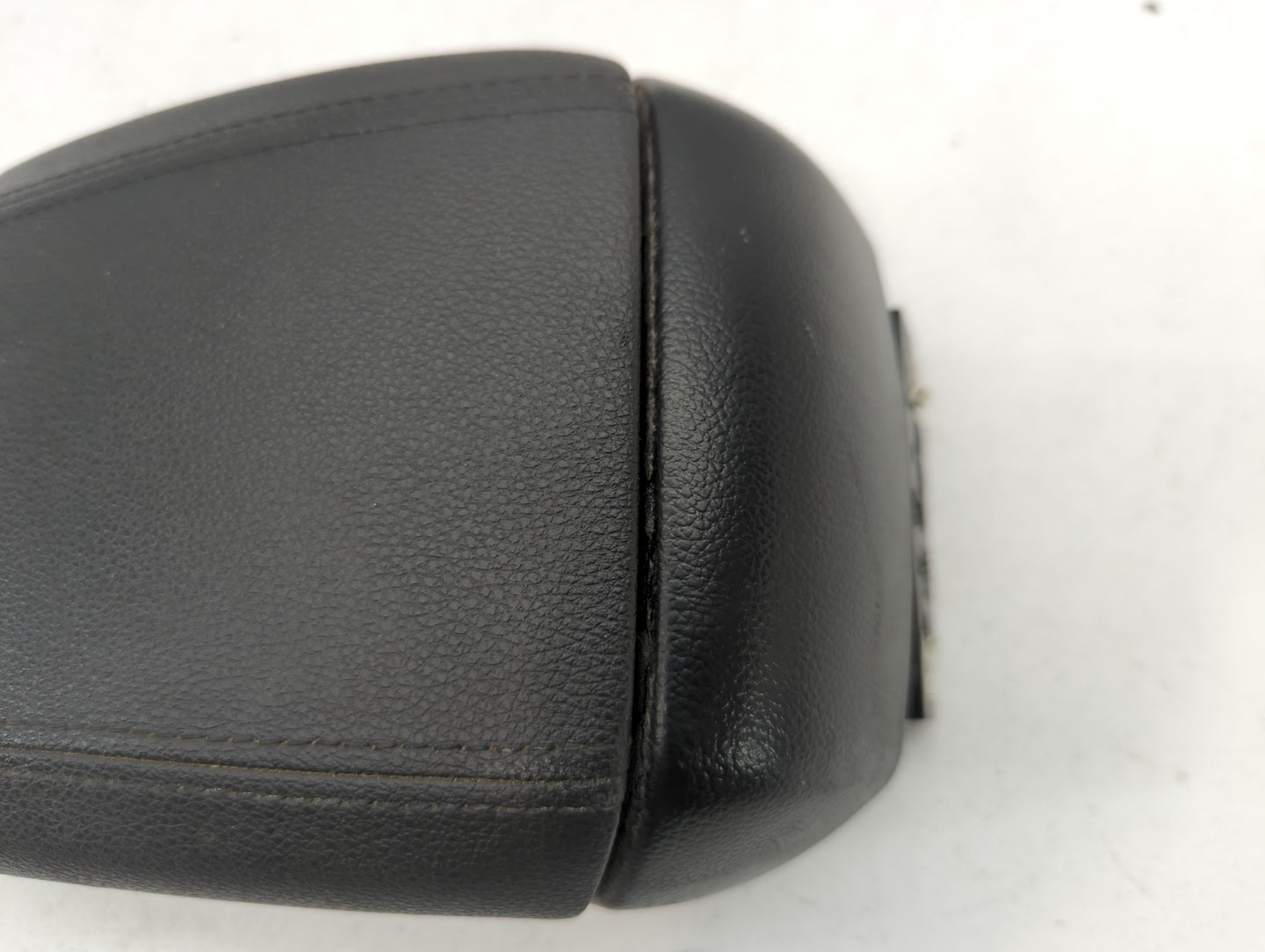 2013-2016 Chevrolet Cruze Center Console Armrest Cover Lid - Oemusedautoparts1.com