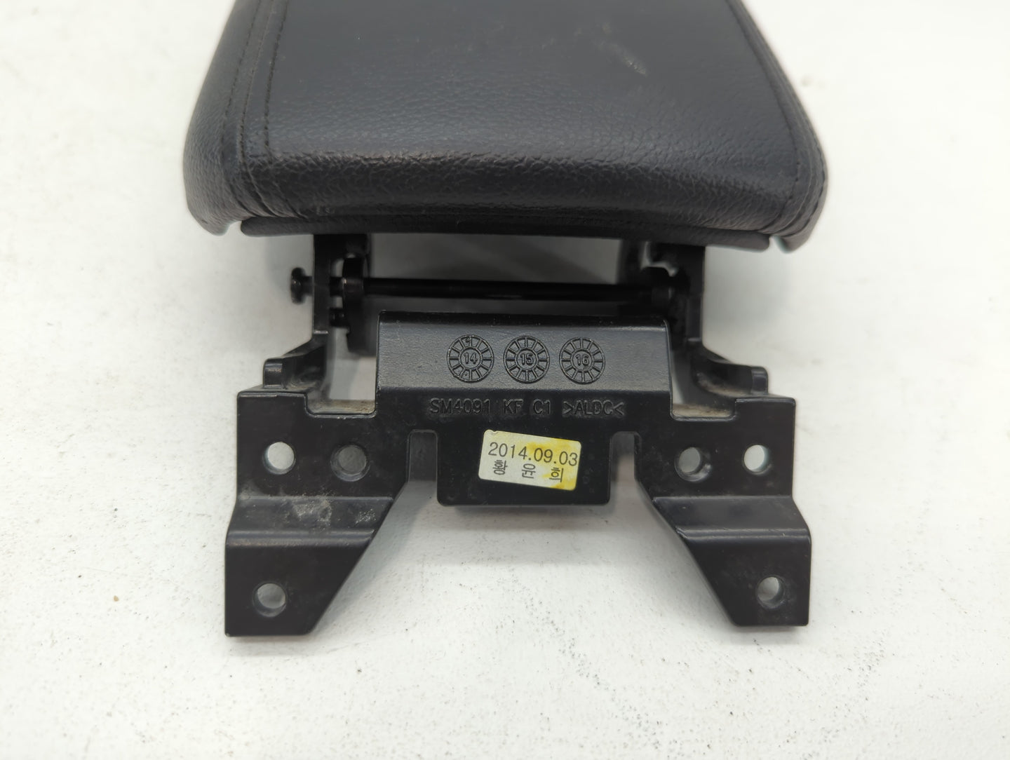 2013-2016 Chevrolet Cruze Center Console Armrest Cover Lid - Oemusedautoparts1.com