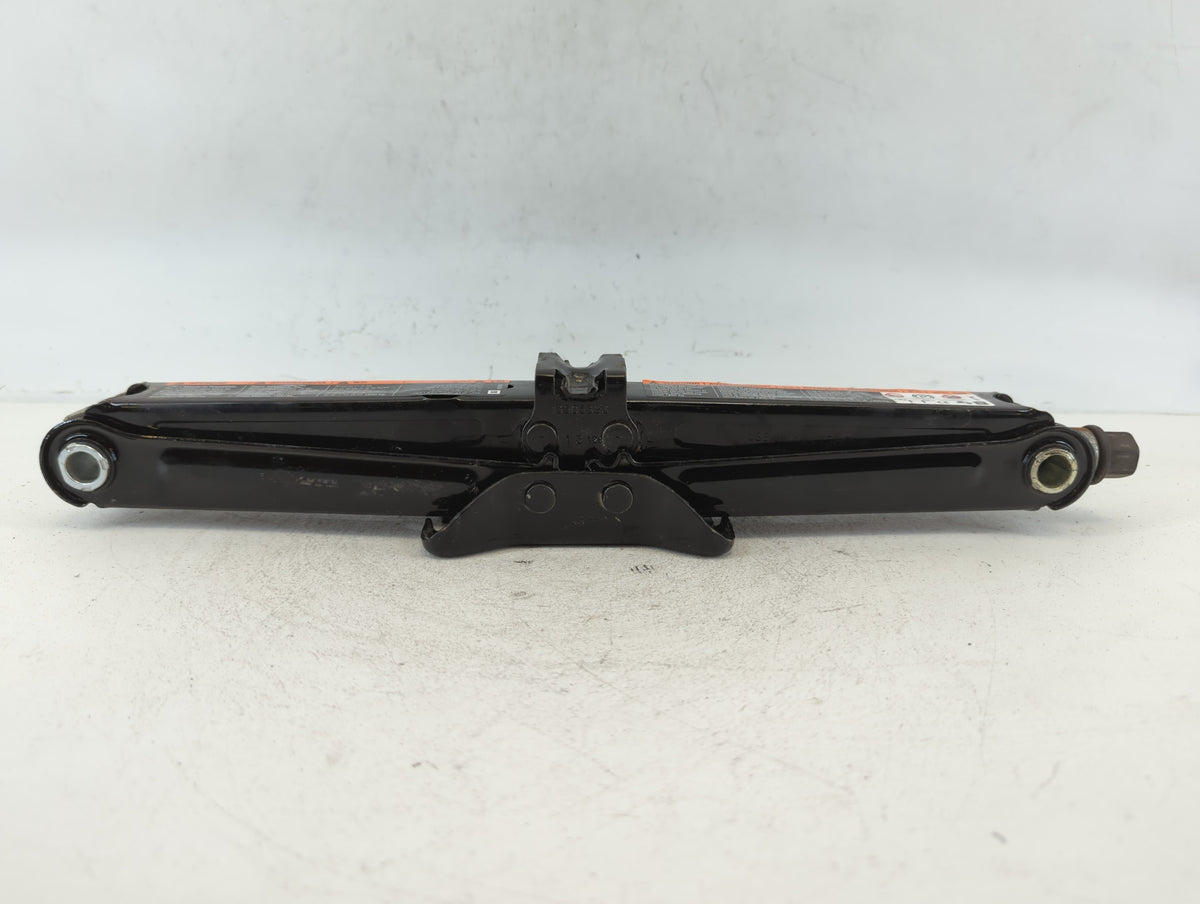 2013 Chevrolet Cruze Spare Scissor Car Jack 664209 - Oemusedautoparts1.com