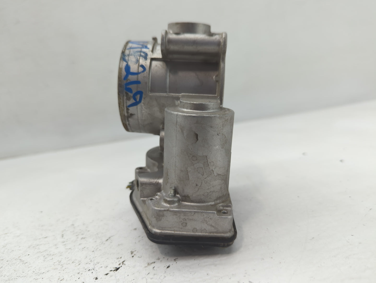 2013 Chevrolet Cruze Throttle Body P/N:DS7E-9F991-AJ Fits OEM Used Auto Parts - Oemusedautoparts1.com