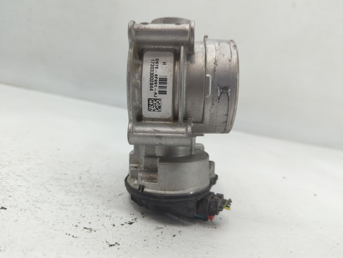 2013 Chevrolet Cruze Throttle Body P/N:DS7E-9F991-AJ Fits Fits 2014 2015 2016 2017 2018 2019 2020 2021 2022 OEM Used Auto Pa