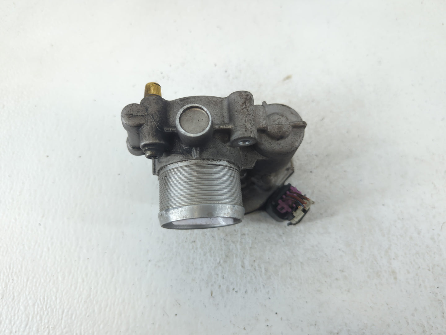 2011-2016 Chevrolet Cruze Throttle Body P/N:55 581 662 Fits Fits 2011 2012 2013 2014 2015 2016 2017 2018 2019 2020 2021 OEM 