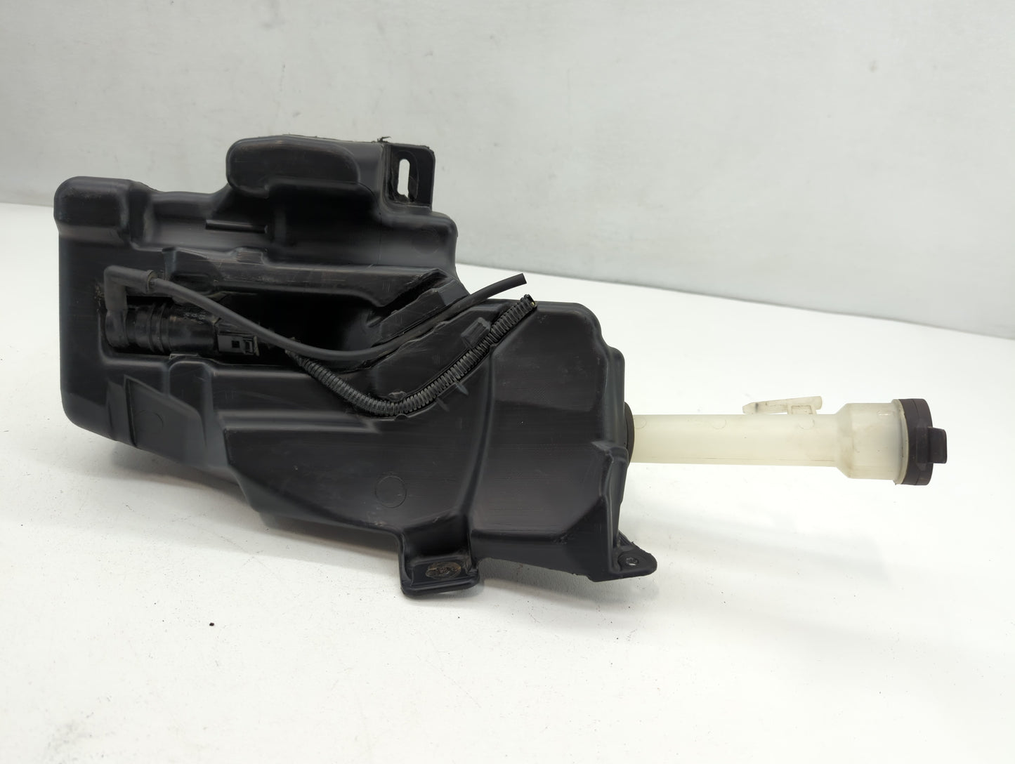 2011-2016 Chevrolet Cruze Windshield Washer Fluid Reservoir Bottle Oem - Oemusedautoparts1.com