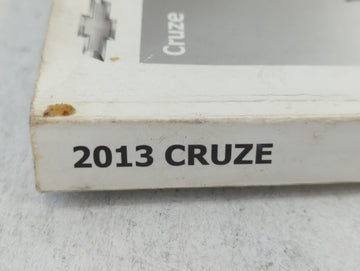 2013 Chevrolet Cruze Owners Manual Book Guide P/N:22771025 B OEM Used Auto Parts