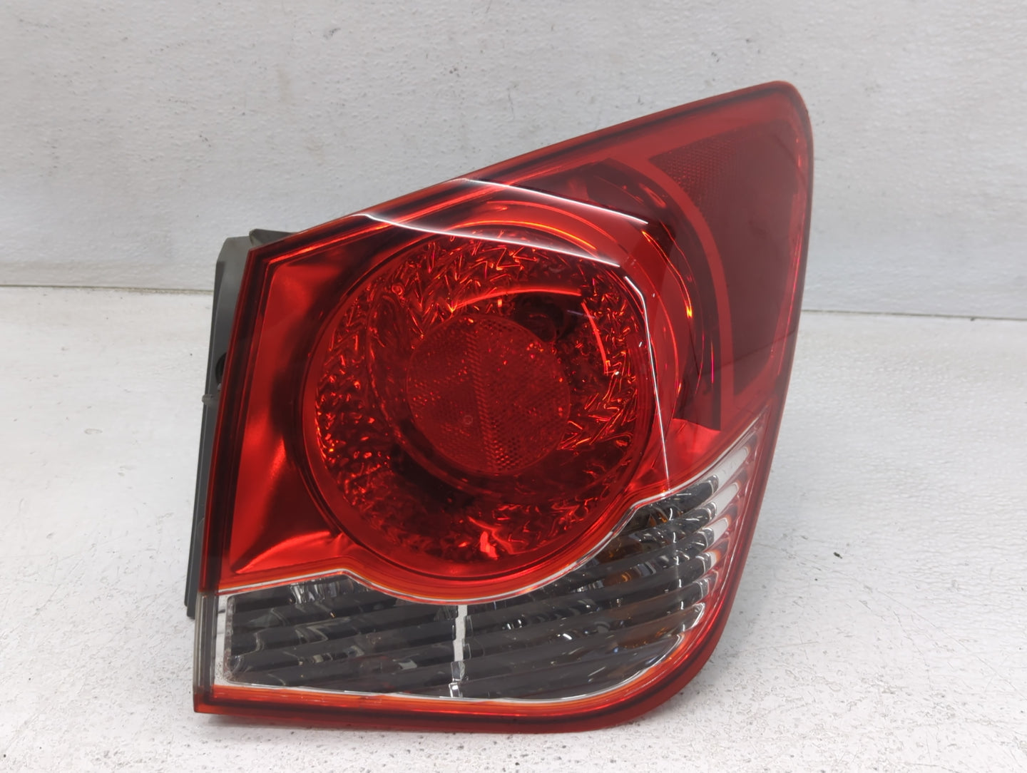 2011-2016 Chevrolet Cruze Tail Light Assembly Passenger Right OEM Fits Fits 2011 2012 2013 2014 2015 2016 OEM Used Auto Part