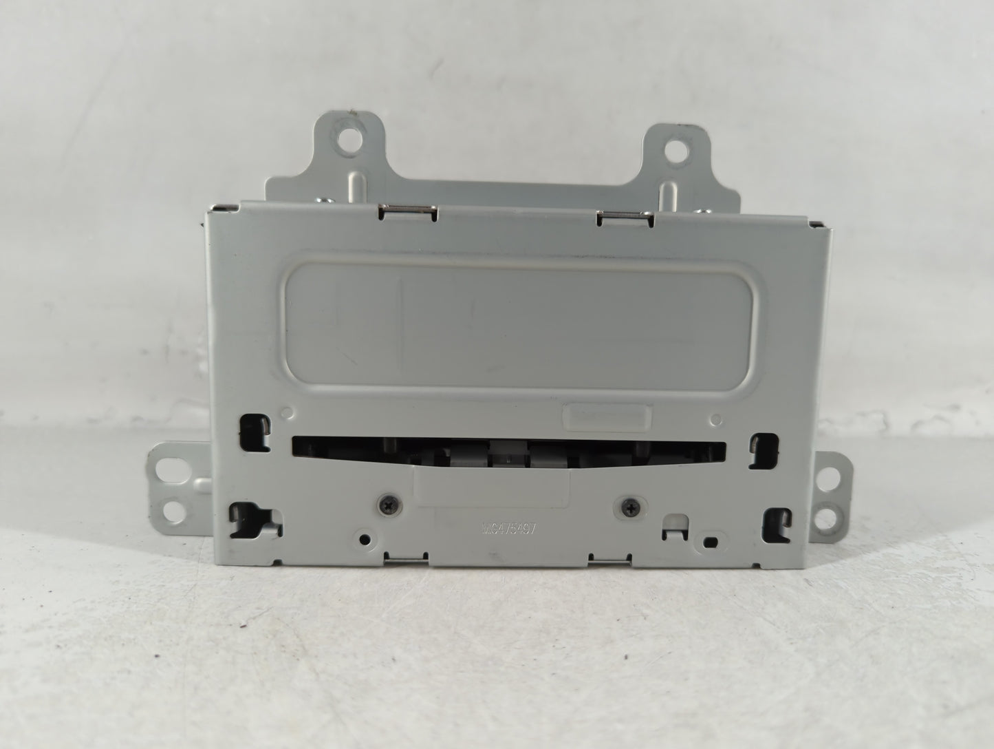 2013-2013 Chevrolet Cruze Am Fm Cd Player Radio Receiver - Oemusedautoparts1.com