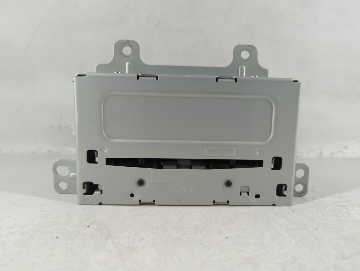 2013-2013 Chevrolet Cruze Am Fm Cd Player Radio Receiver 737973 - Oemusedautoparts1.com