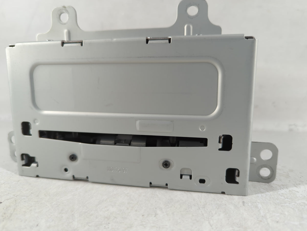 2013-2013 Chevrolet Cruze Am Fm Cd Player Radio Receiver 737973 - Oemusedautoparts1.com