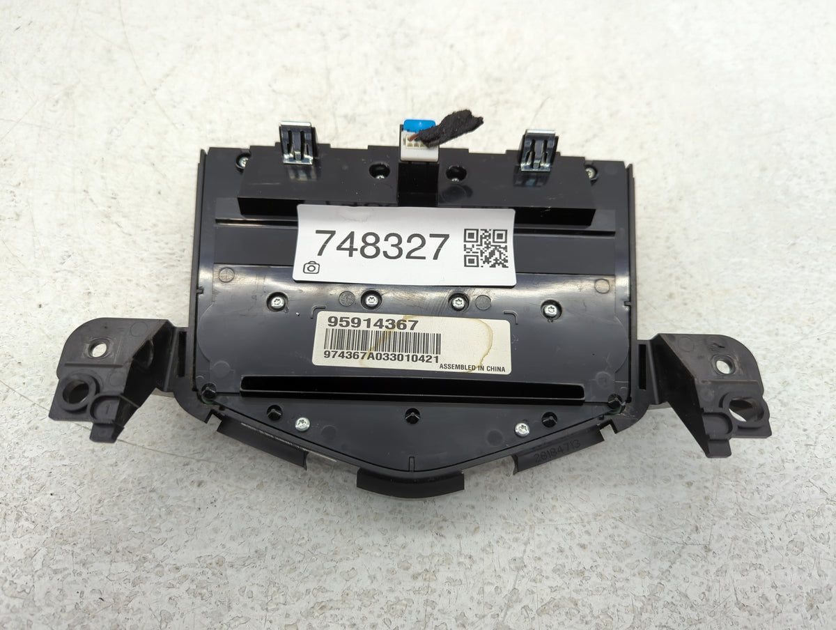 2013-2013 Chevrolet Cruze Am Fm Cd Player Radio Receiver 748327 - Oemusedautoparts1.com