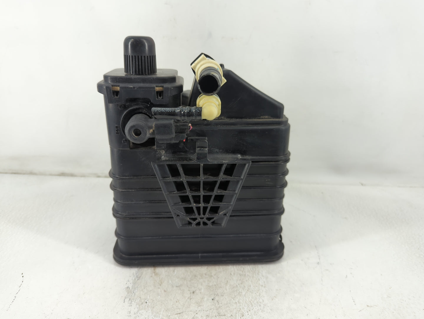 2013 Chevrolet Cruze Fuel Vapor Charcoal Canister - Oemusedautoparts1.com