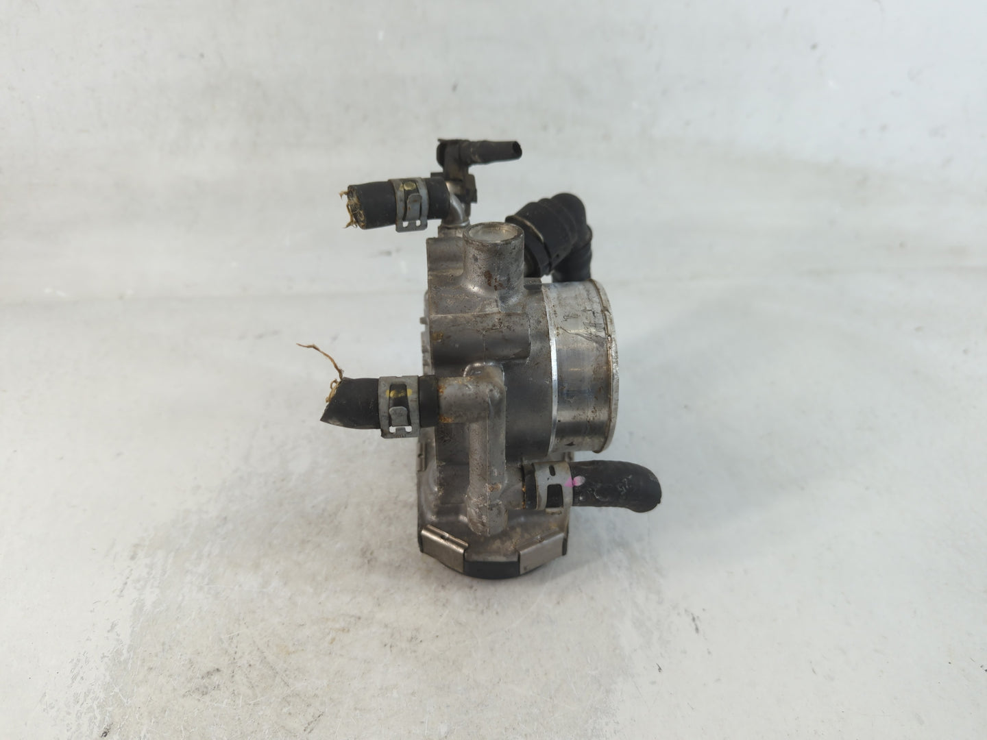 2011-2016 Chevrolet Cruze Throttle Body P/N:55561495 Fits Fits 2009 2010 2011 2012 2013 2014 2015 2016 2017 2018 OEM Used Au