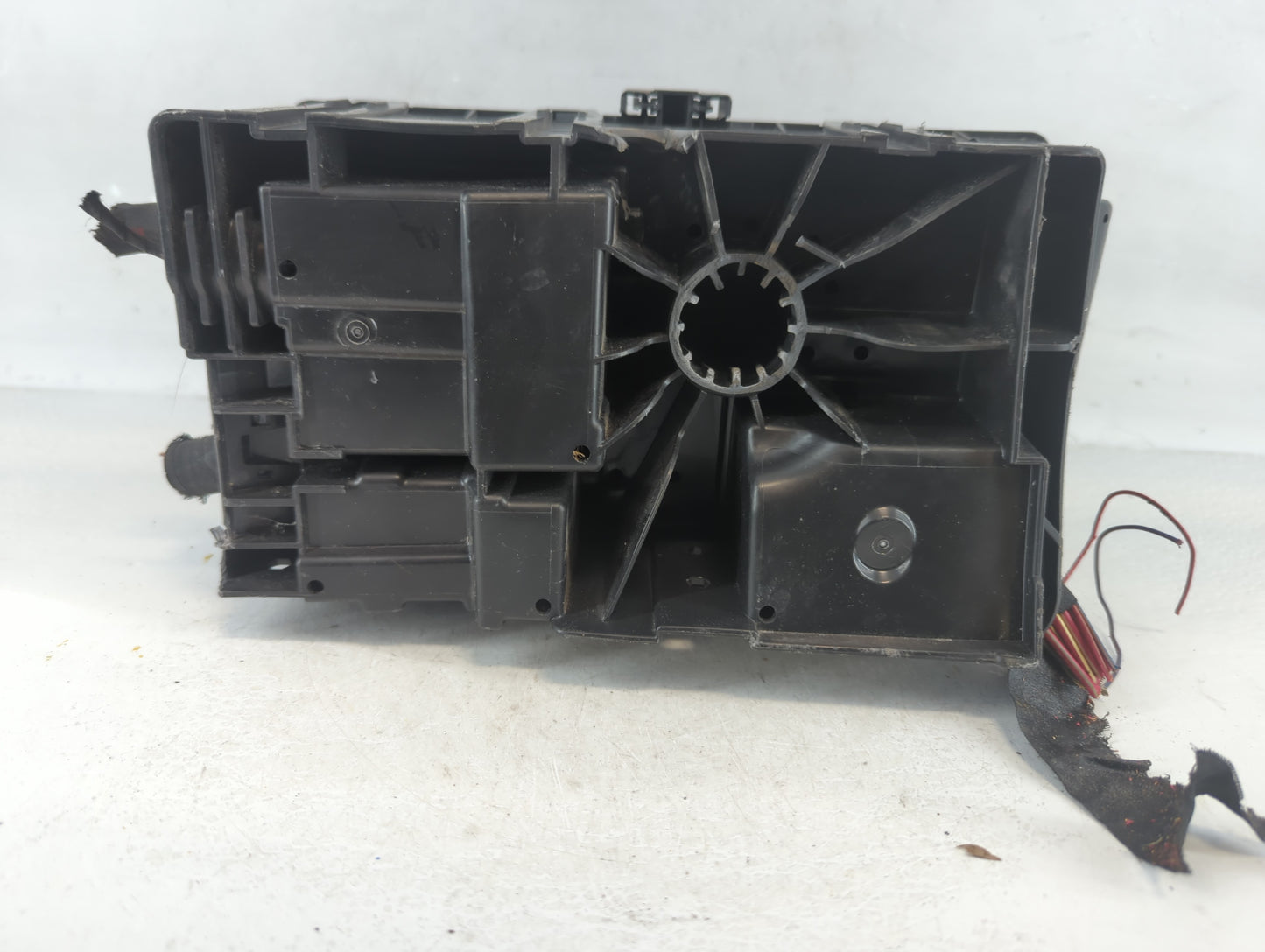 2011-2014 Chevrolet Cruze Fusebox Fuse Box Panel Relay Module P/N:95216200_02 Fits Fits 2011 2012 2013 2014 OEM Used Auto Pa