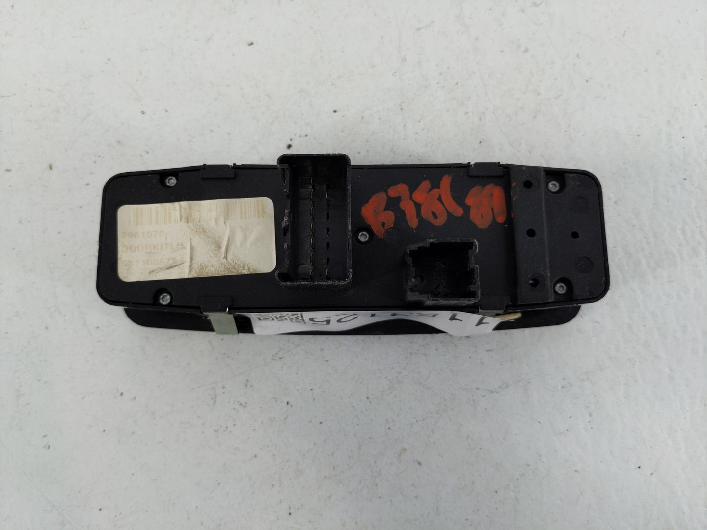 2013 Chevrolet Dp Master Power Window Switch Replacement Driver Side Left P/N:68110867AA Fits OEM Used Auto Parts - Oemuseda