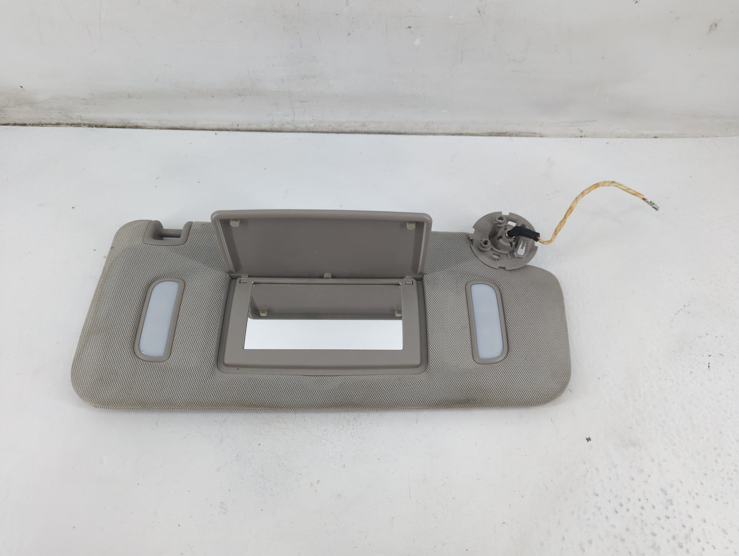 2010-2017 Chevrolet Equinox Sun Visor Shade Replacement Passenger Right Mirror Fits Fits 2010 2011 2012 2013 2014 2015 2016 