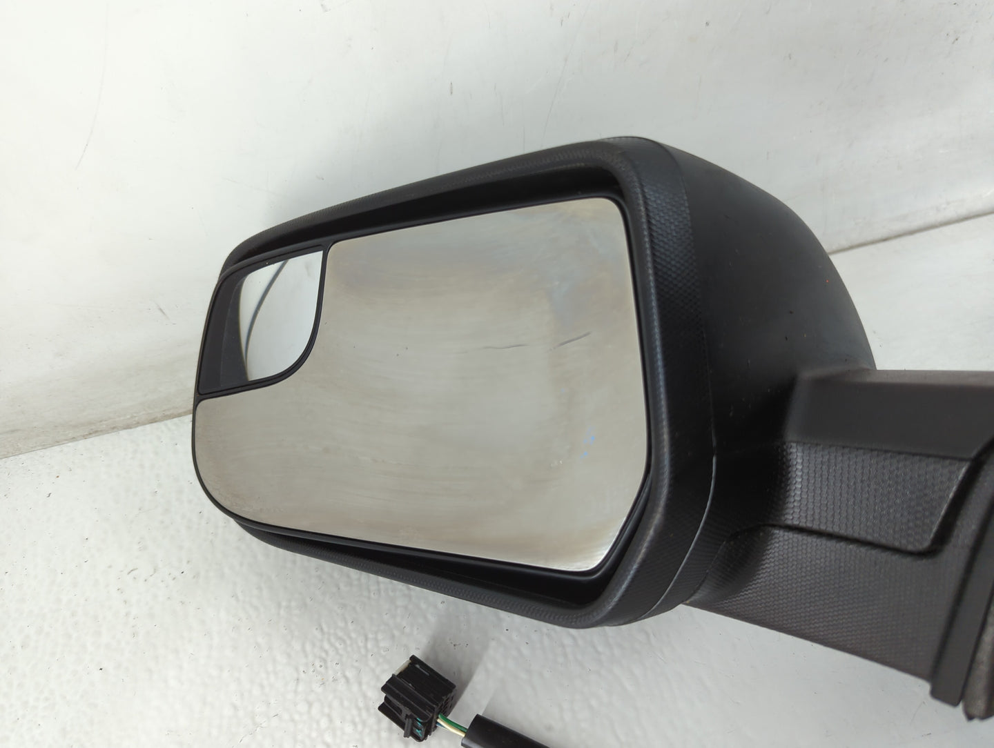 2012-2014 Chevrolet Equinox Driver Side View Mirror - Left Door Mirror OEM Used - Oemusedautoparts1.com
