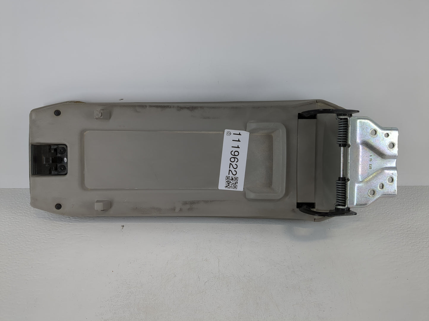 2012-2013 Chevrolet Equinox Center Console Armrest Cover Lid Fits Fits 2012 2013 OEM Used Auto Parts - Oemusedautoparts1.com