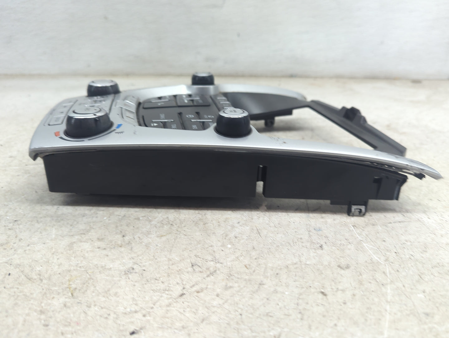 2012-2015 Chevrolet Equinox Radio Control Panel 1174394 - Oemusedautoparts1.com