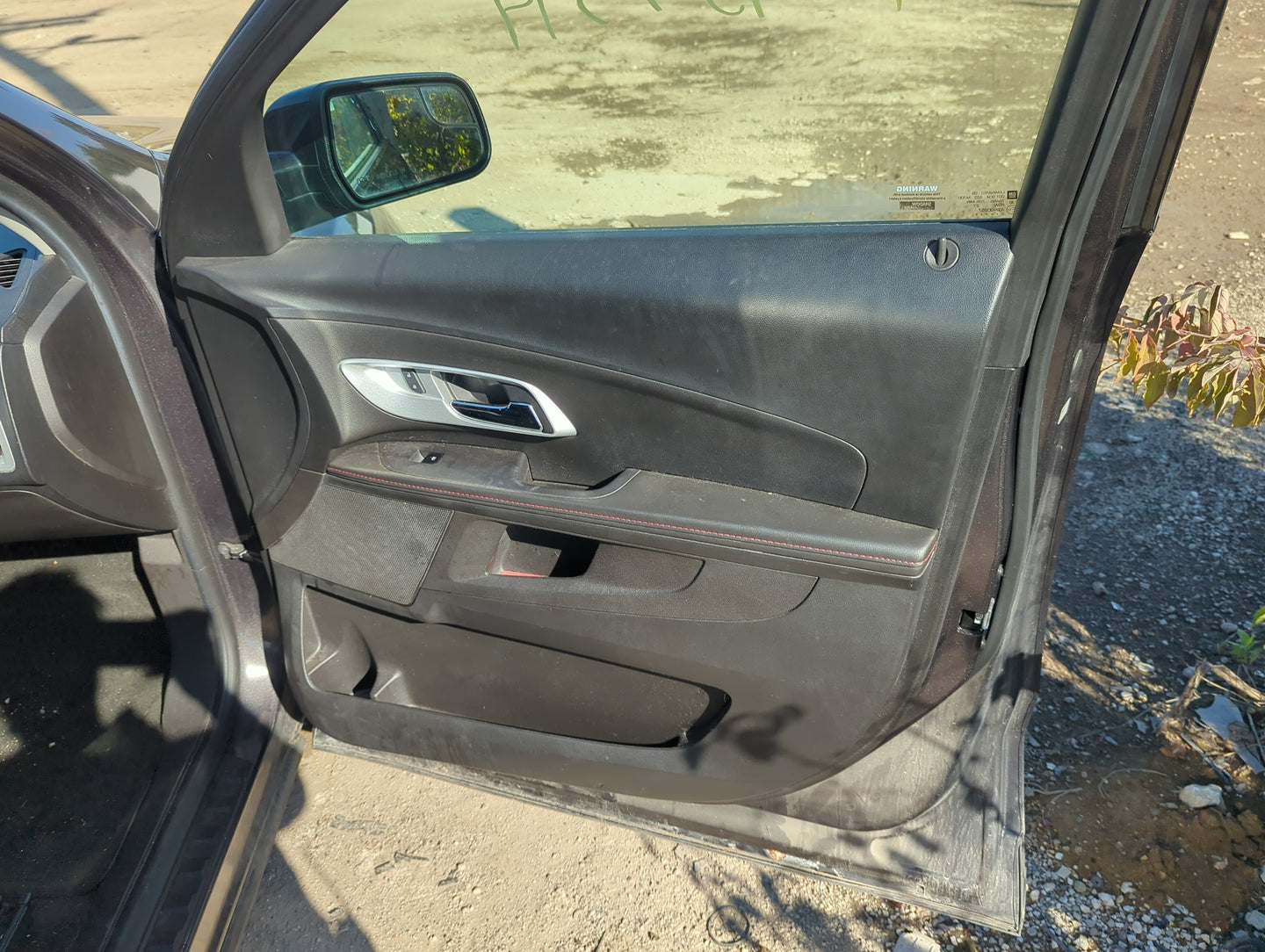 2013 Chevrolet Equinox Front Right Passenger Interior Door Panel Trim 1174500 - Oemusedautoparts1.com