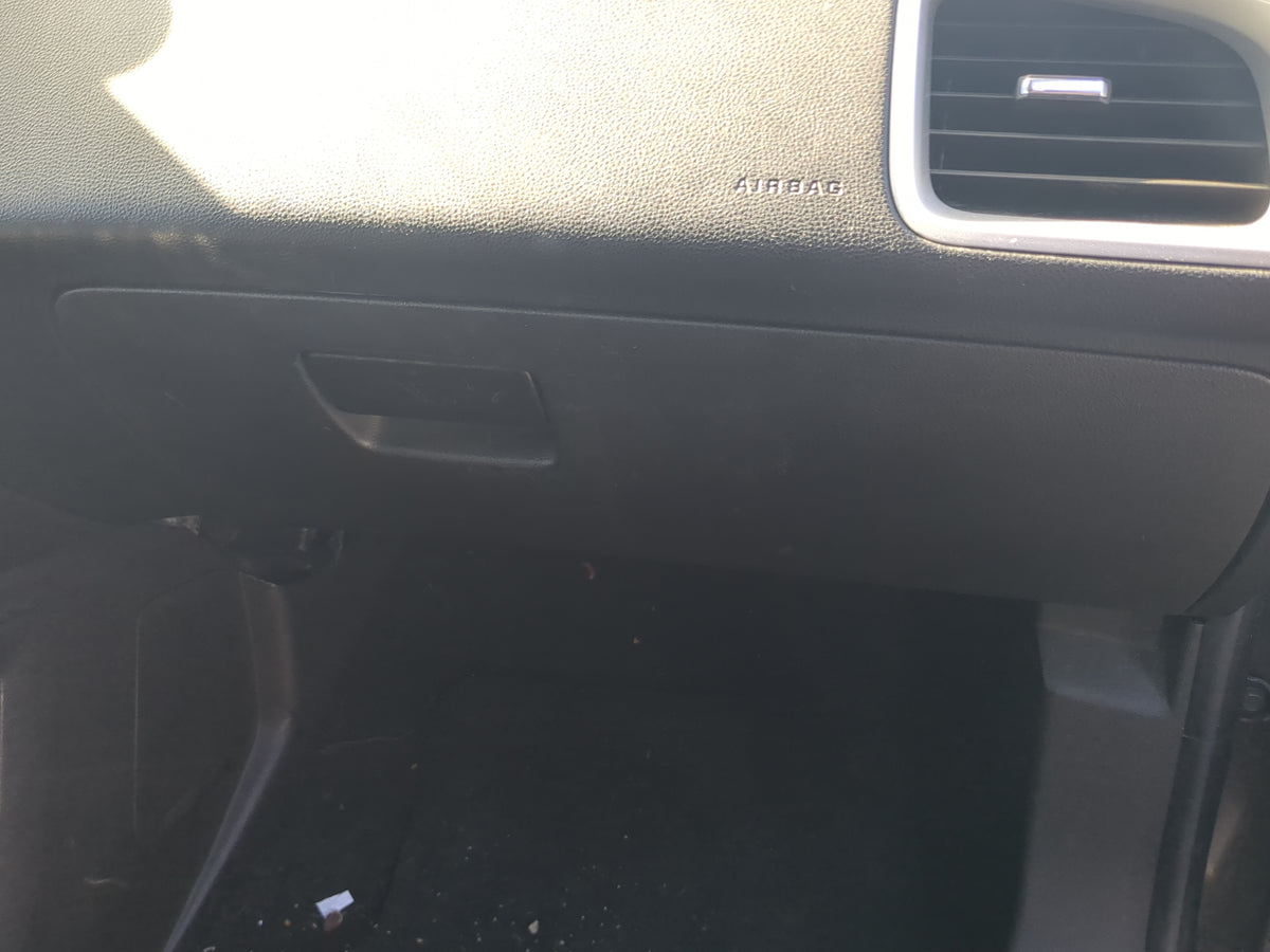 2013 Chevrolet Equinox Passenger Glove Box Door Storage Compartment 1174513 - Oemusedautoparts1.com