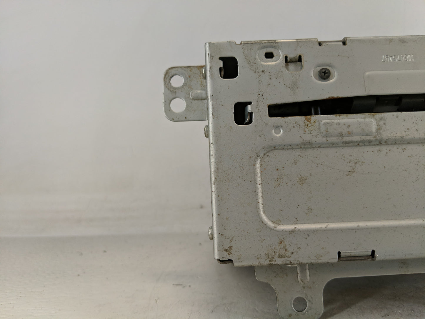 2013-2015 Chevrolet Equinox Radio AM FM Cd Player Receiver Replacement P/N:22923803 Fits Fits 2013 2014 2015 2016 OEM Used A