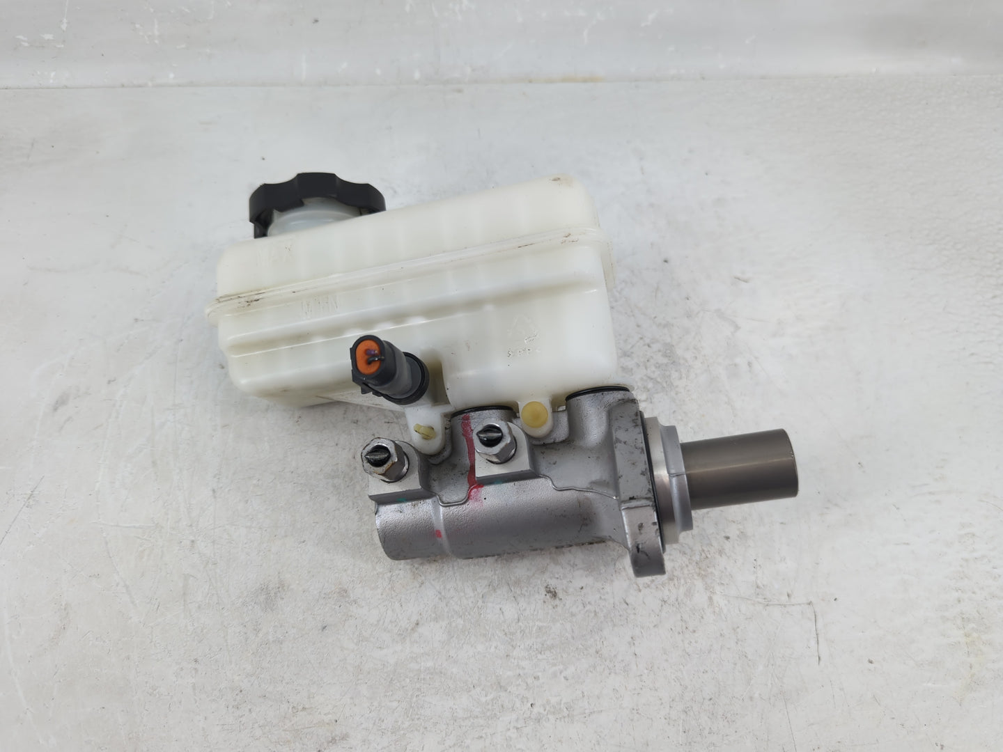 2011-2017 Chevrolet Equinox Brake Master Cylinder - Oemusedautoparts1.com