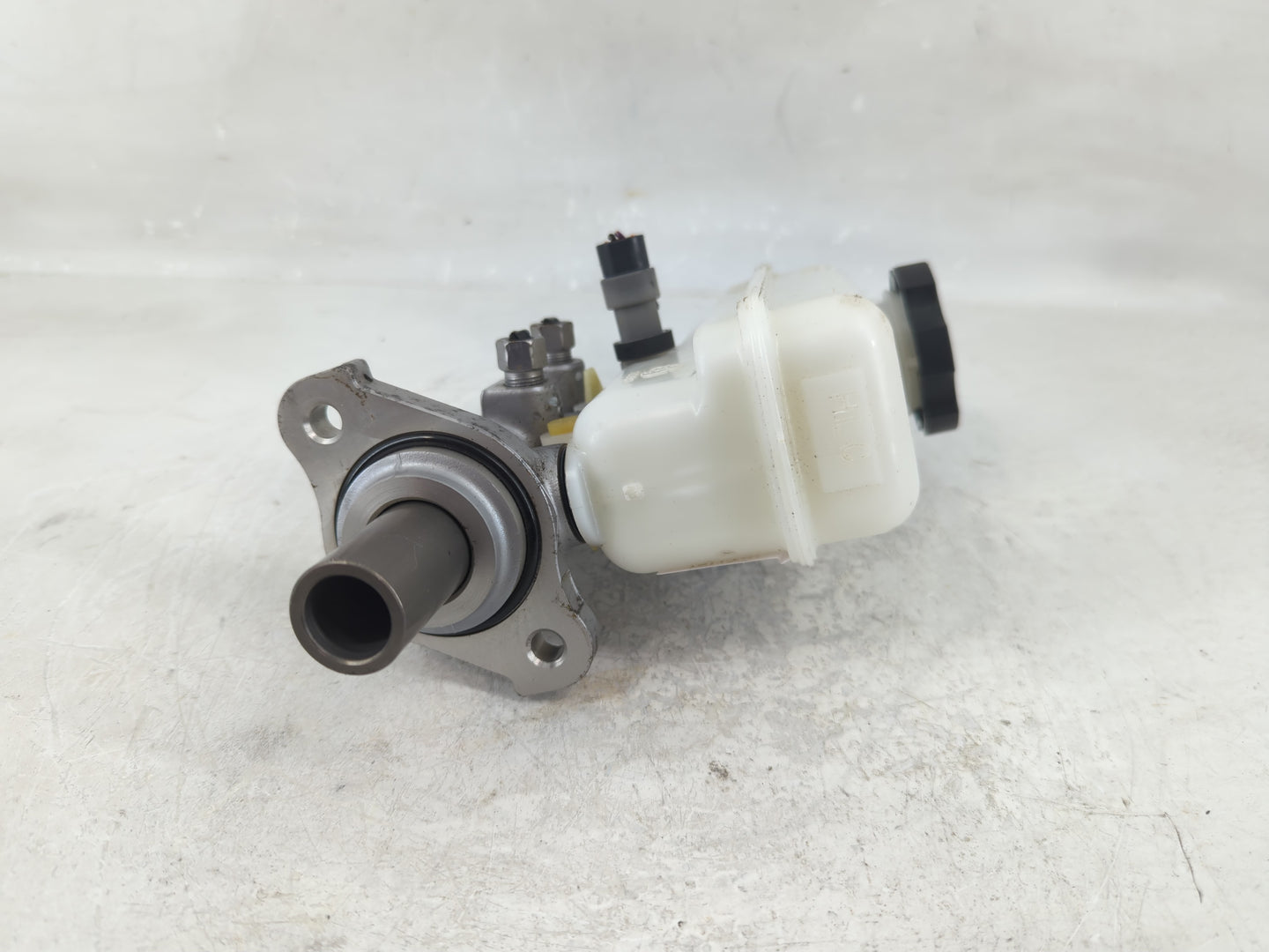 2011-2017 Chevrolet Equinox Brake Master Cylinder - Oemusedautoparts1.com