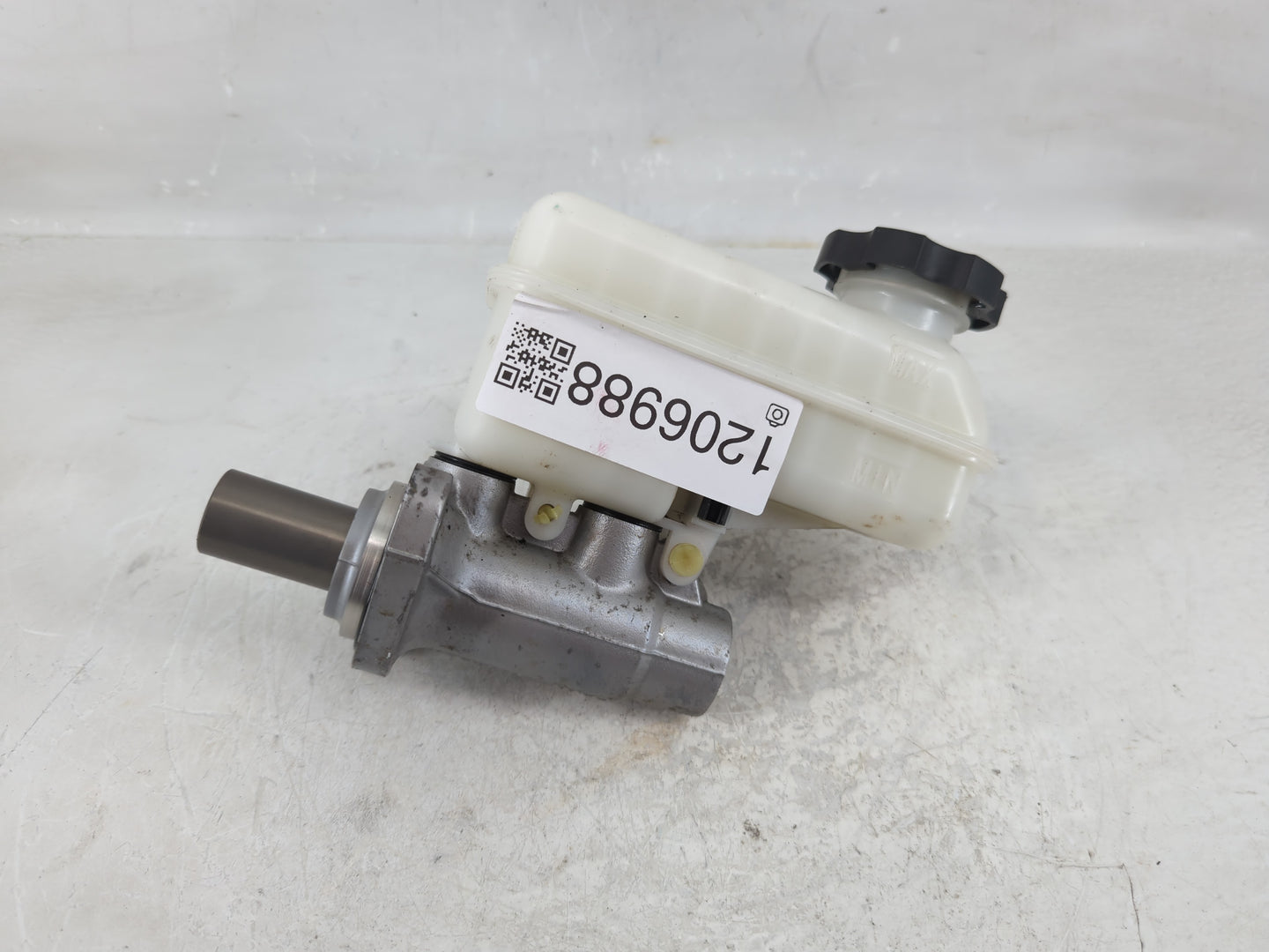 2011-2017 Chevrolet Equinox Brake Master Cylinder - Oemusedautoparts1.com