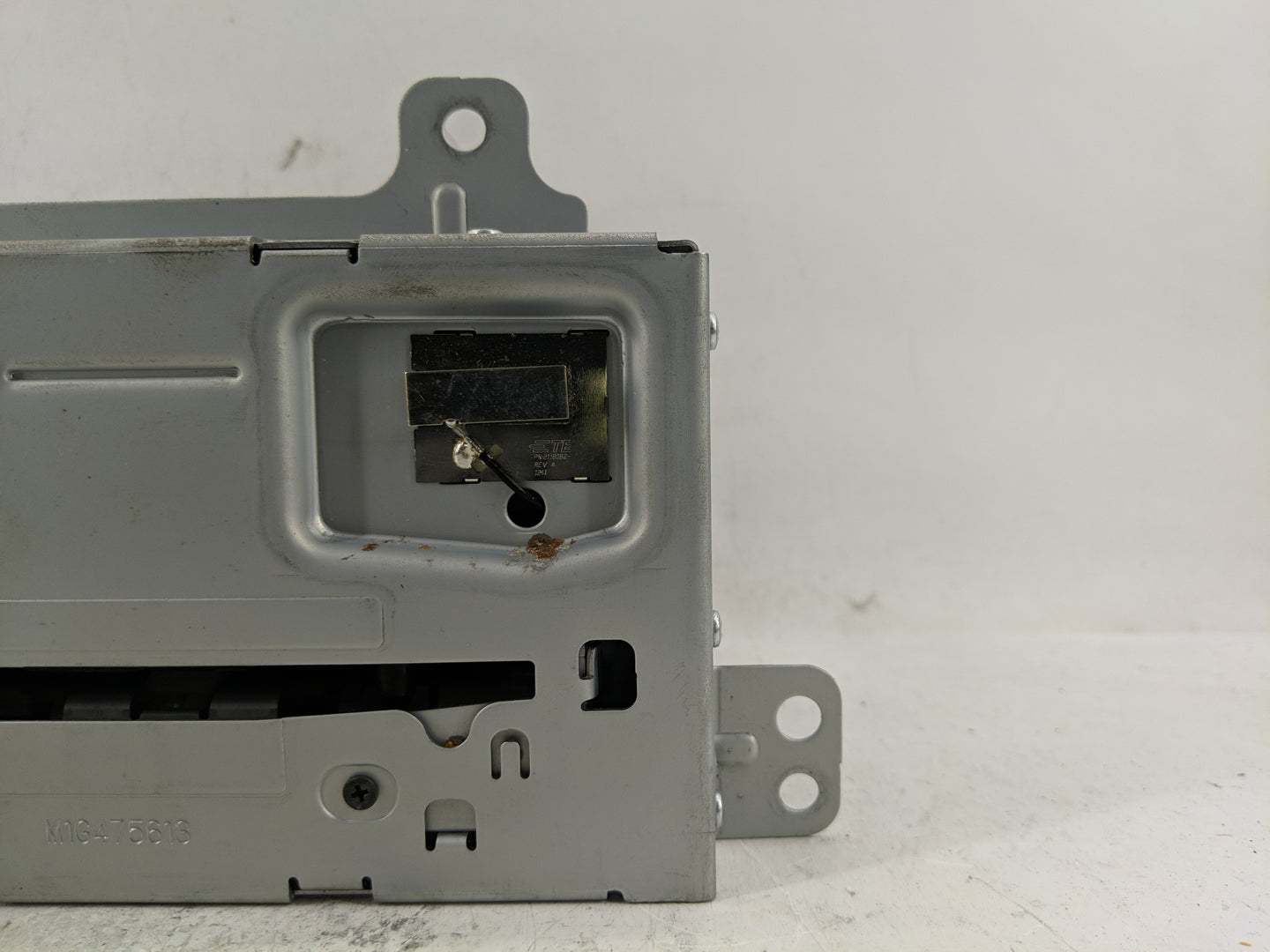 2013 Chevrolet Equinox Radio AM FM Cd Player Receiver Replacement P/N:23135481 Fits OEM Used Auto Parts - Oemusedautoparts1.