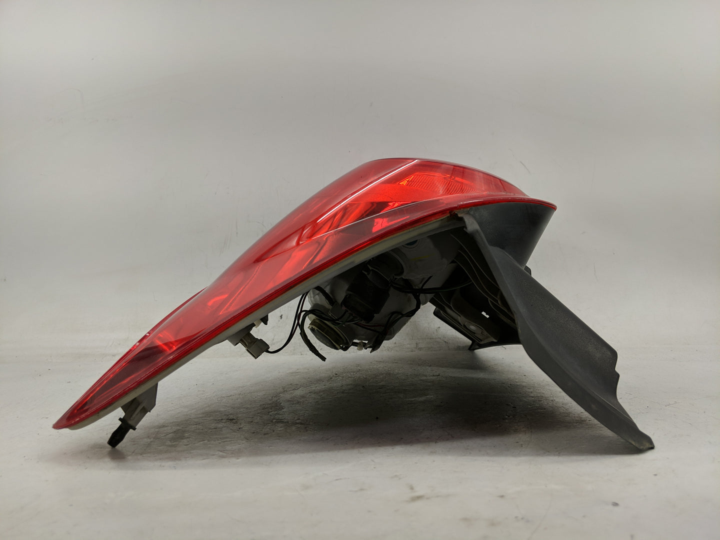 2010-2015 Chevrolet Equinox Tail Light Assembly Passenger Right OEM Fits Fits 2010 2011 2012 2013 2014 2015 OEM Used Auto Pa