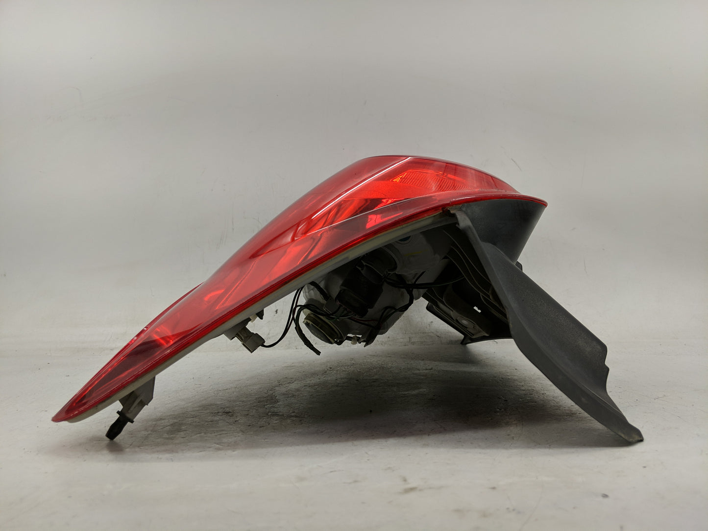2010-2015 Chevrolet Equinox Tail Light Assembly Passenger Right OEM Fits Fits 2010 2011 2012 2013 2014 2015 OEM Used Auto Pa