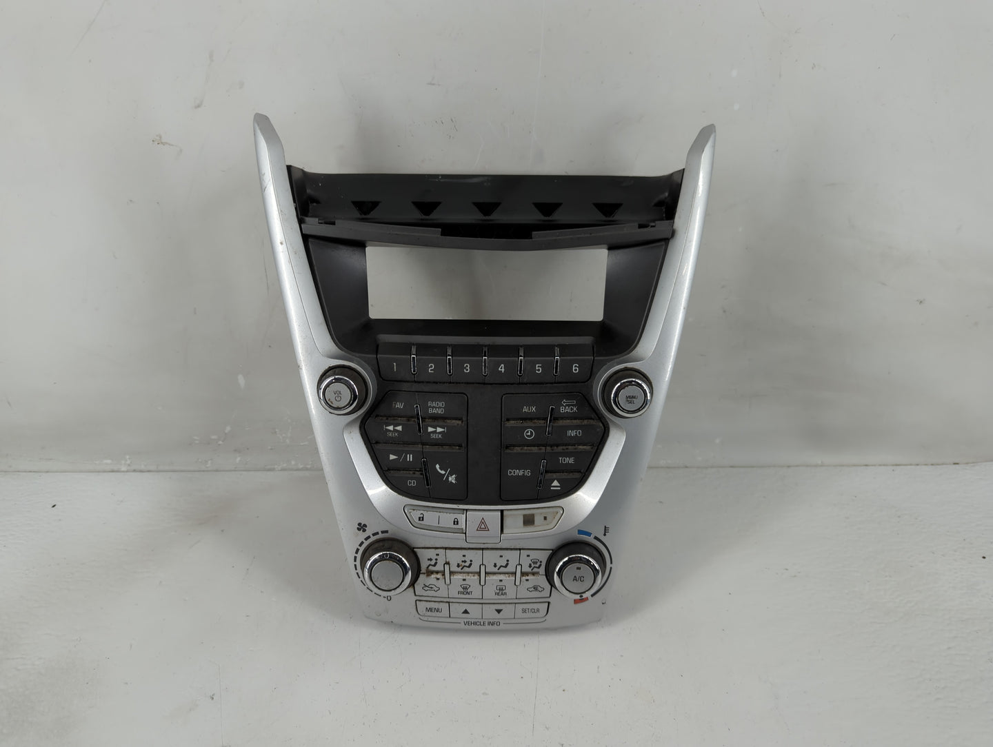 2013 Chevrolet Equinox Climate Control Module Temperature AC/Heater Replacement P/N:90025-295 22810237 Fits OEM Used Auto Pa