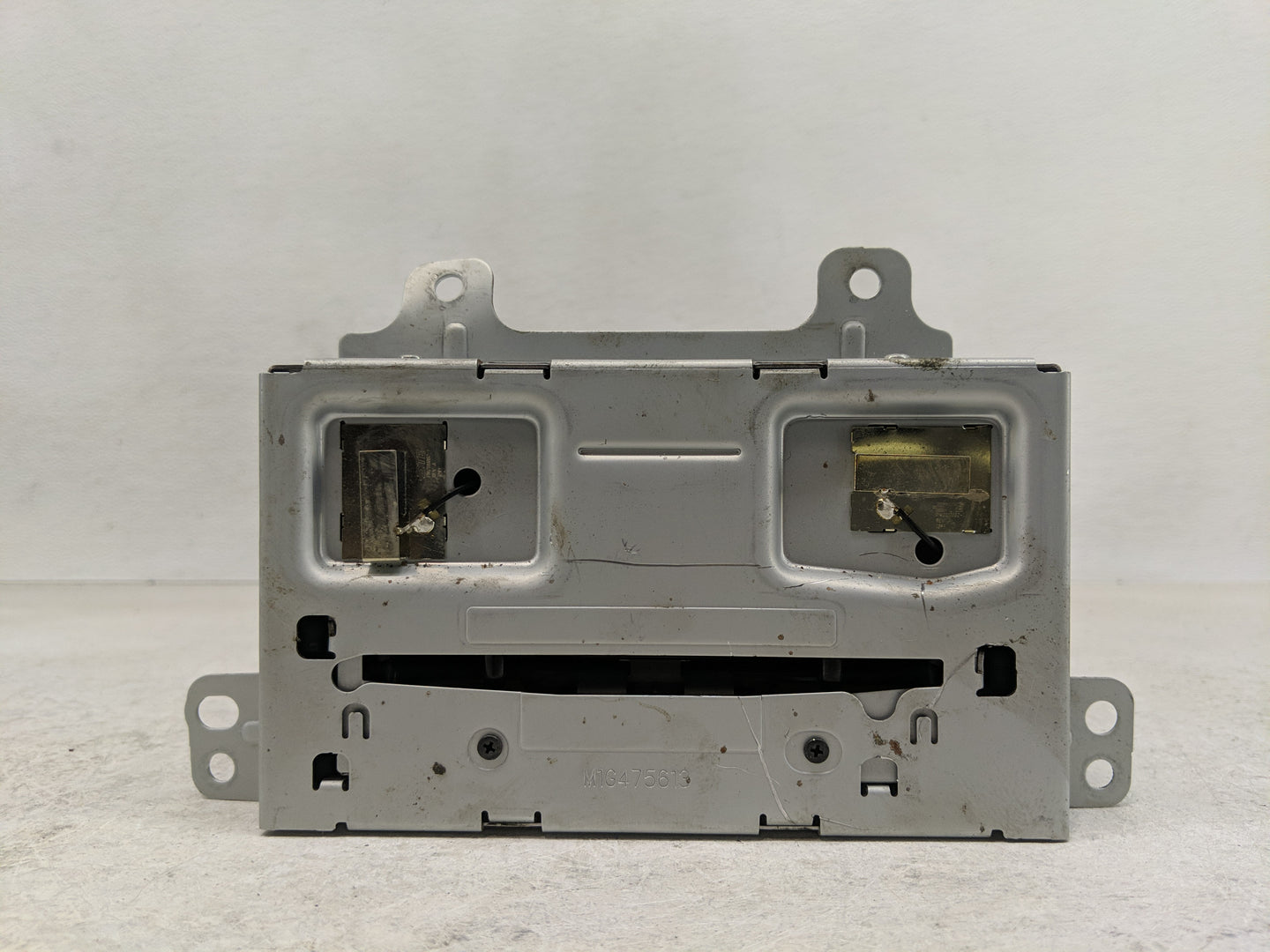 2013 Chevrolet Equinox Radio AM FM Cd Player Receiver Replacement P/N:23135481 Fits OEM Used Auto Parts - Oemusedautoparts1.