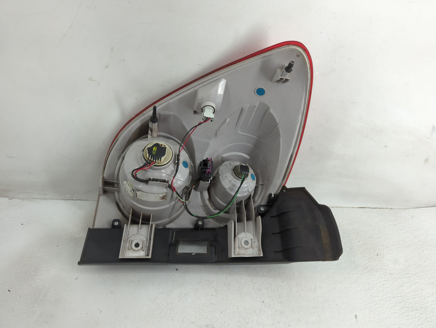 2010-2015 Chevrolet Equinox Tail Light Assembly Passenger Right OEM Fits Fits 2010 2011 2012 2013 2014 2015 OEM Used Auto Pa