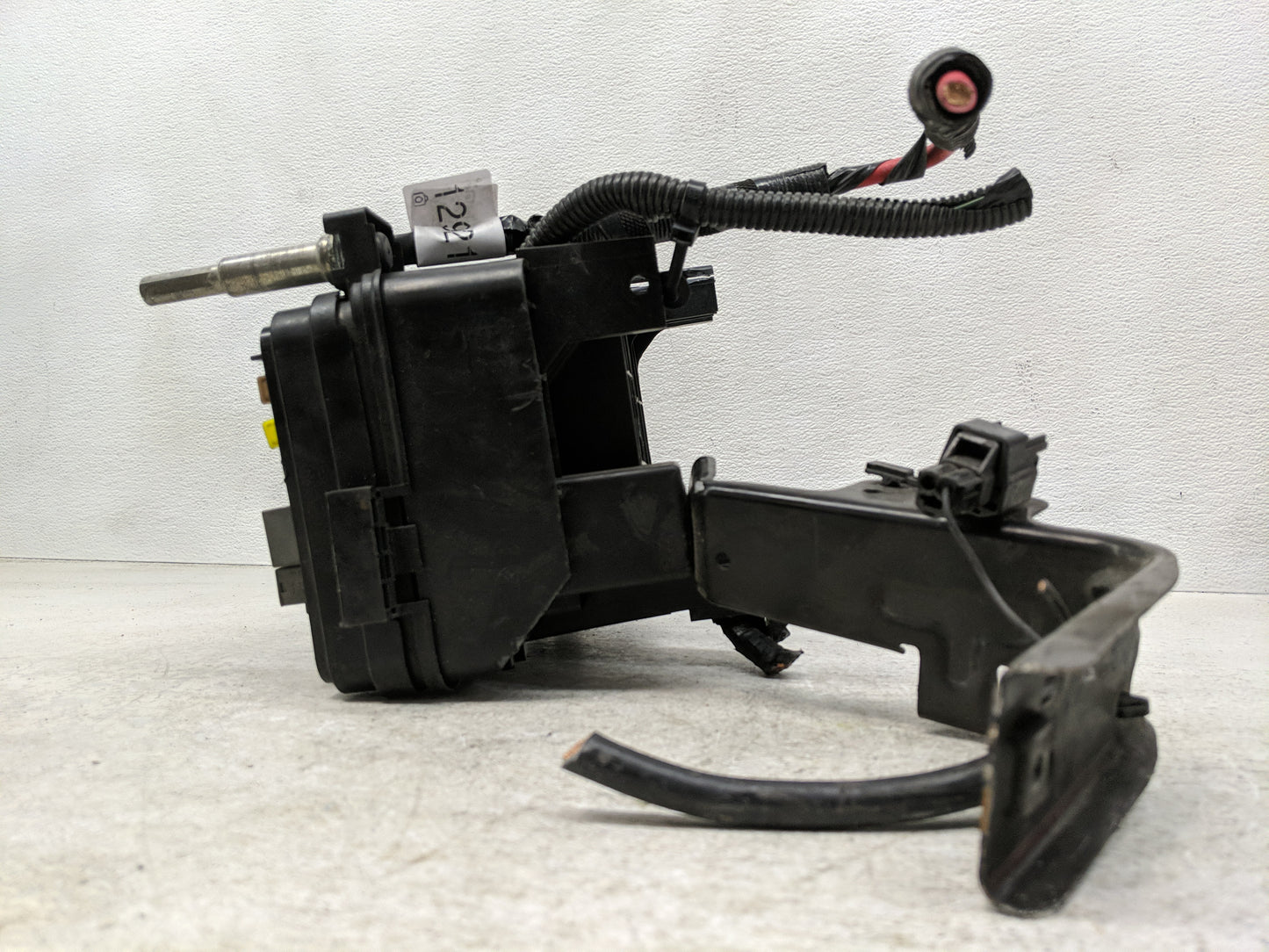 2013-2016 Chevrolet Equinox Fusebox Fuse Box Panel Relay Module P/N:22929761 Fits Fits 2013 2014 2015 2016 OEM Used Auto Par