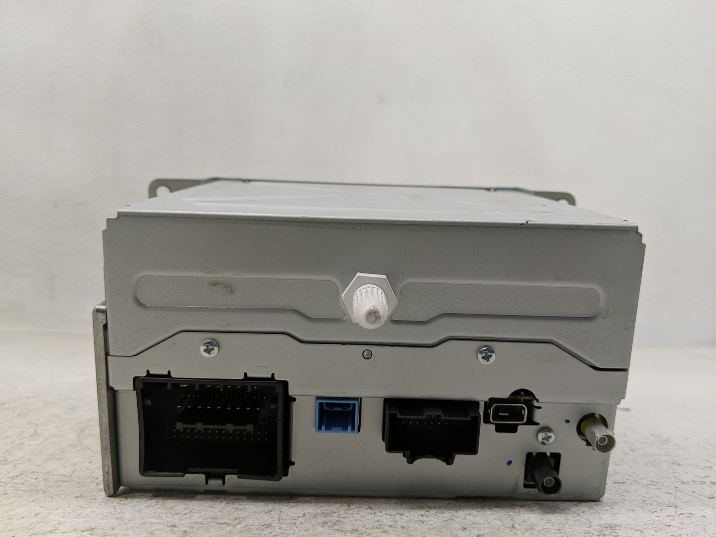 2013 Chevrolet Equinox Radio AM FM Cd Player Receiver Replacement P/N:22965237 Fits OEM Used Auto Parts - Oemusedautoparts1.